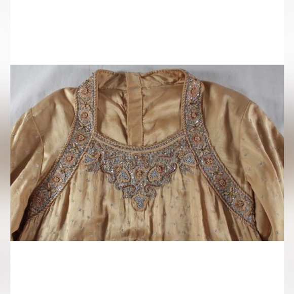 Gorgeous custom made set - cropped embellished top w/ gold flared pants. - Picture 7 of 9